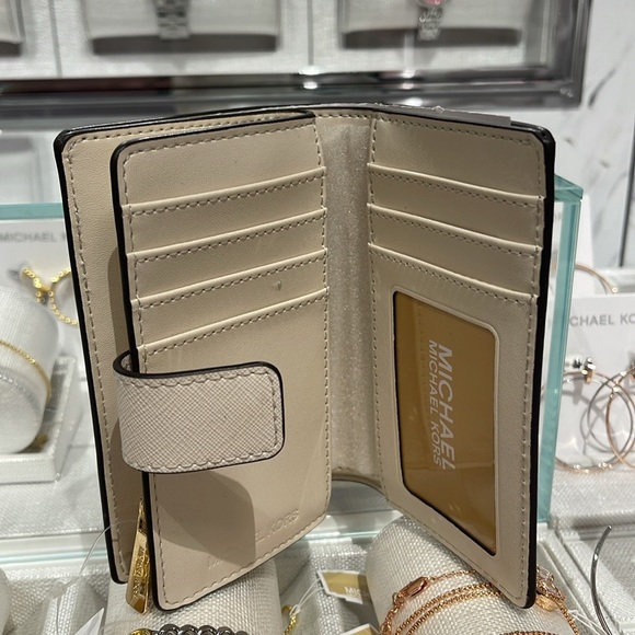 Michael Kors Jet Set Md Floral Embellished Signature Logo Bi-Fold Wallet ZP CN - Picture 16 of 16